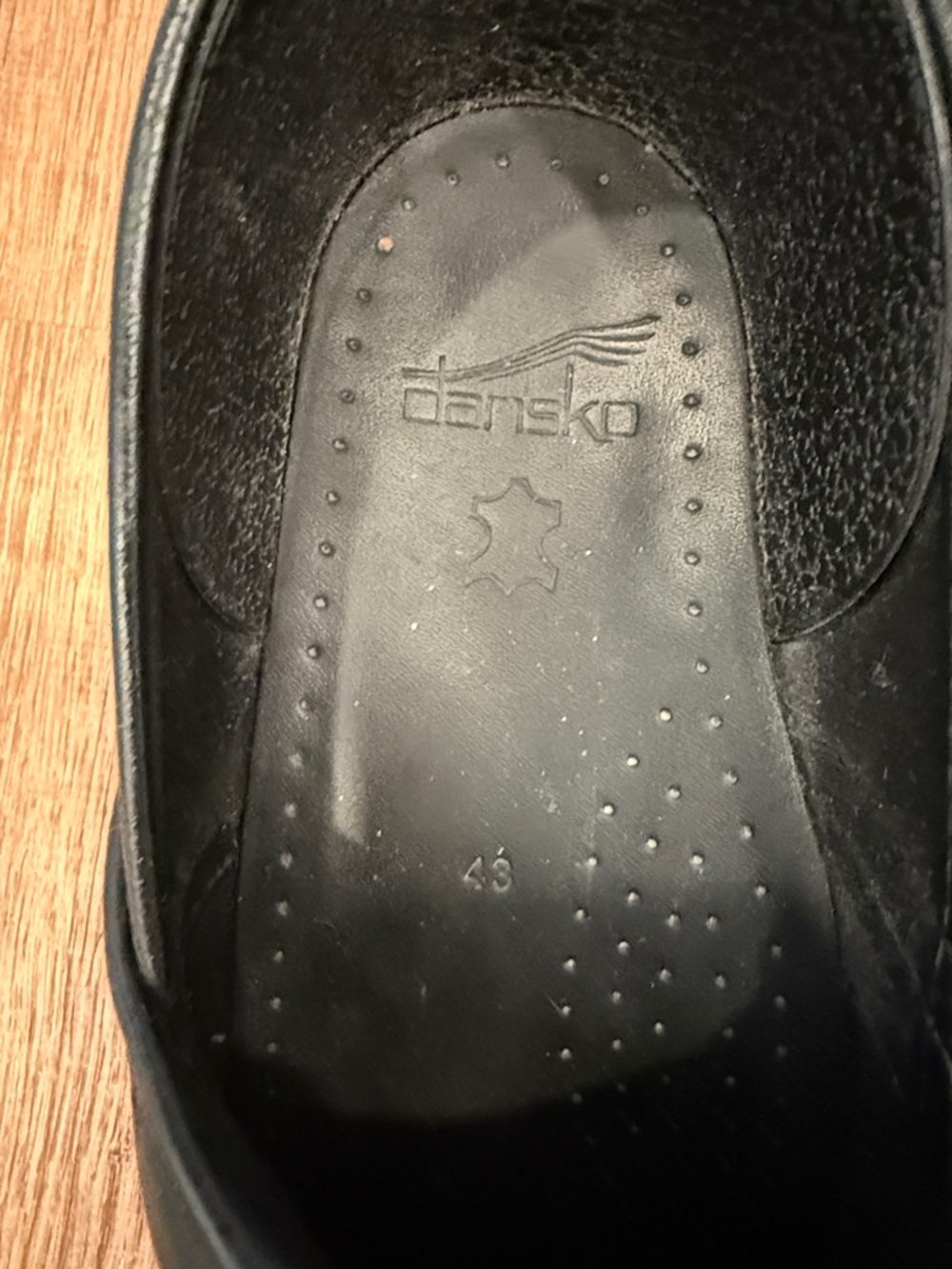 Dansko Black Leather Comfort Clog - Picture 2 of 4